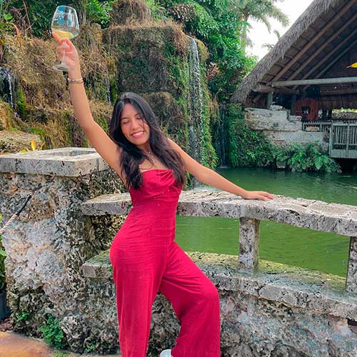  - María Rodríguez Rating