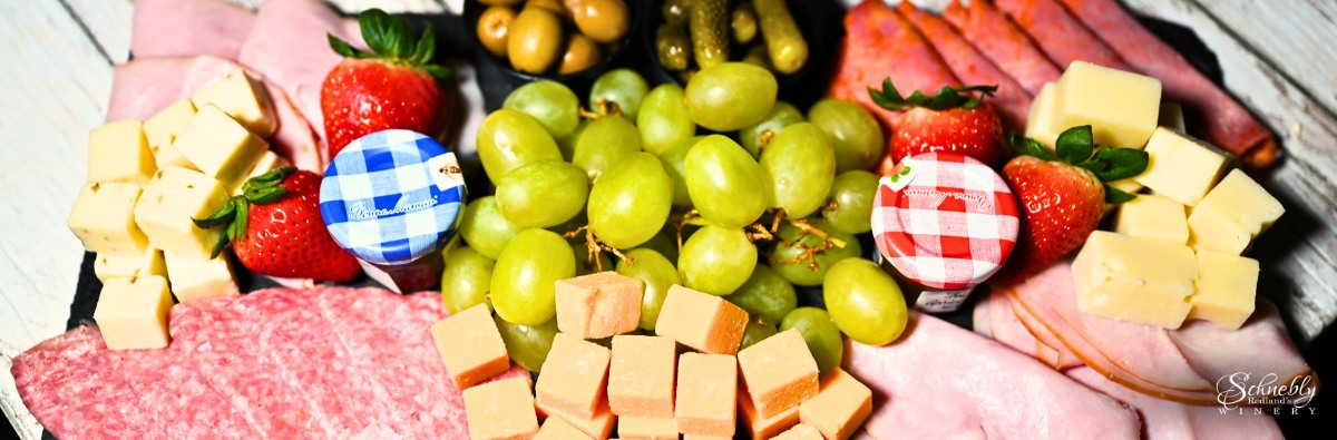 Food Pairings & Local Bites Along the Way